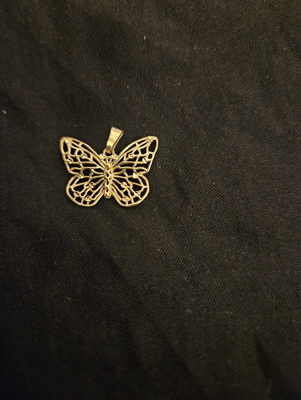 10 Carat Gold. 7grms Butterfly